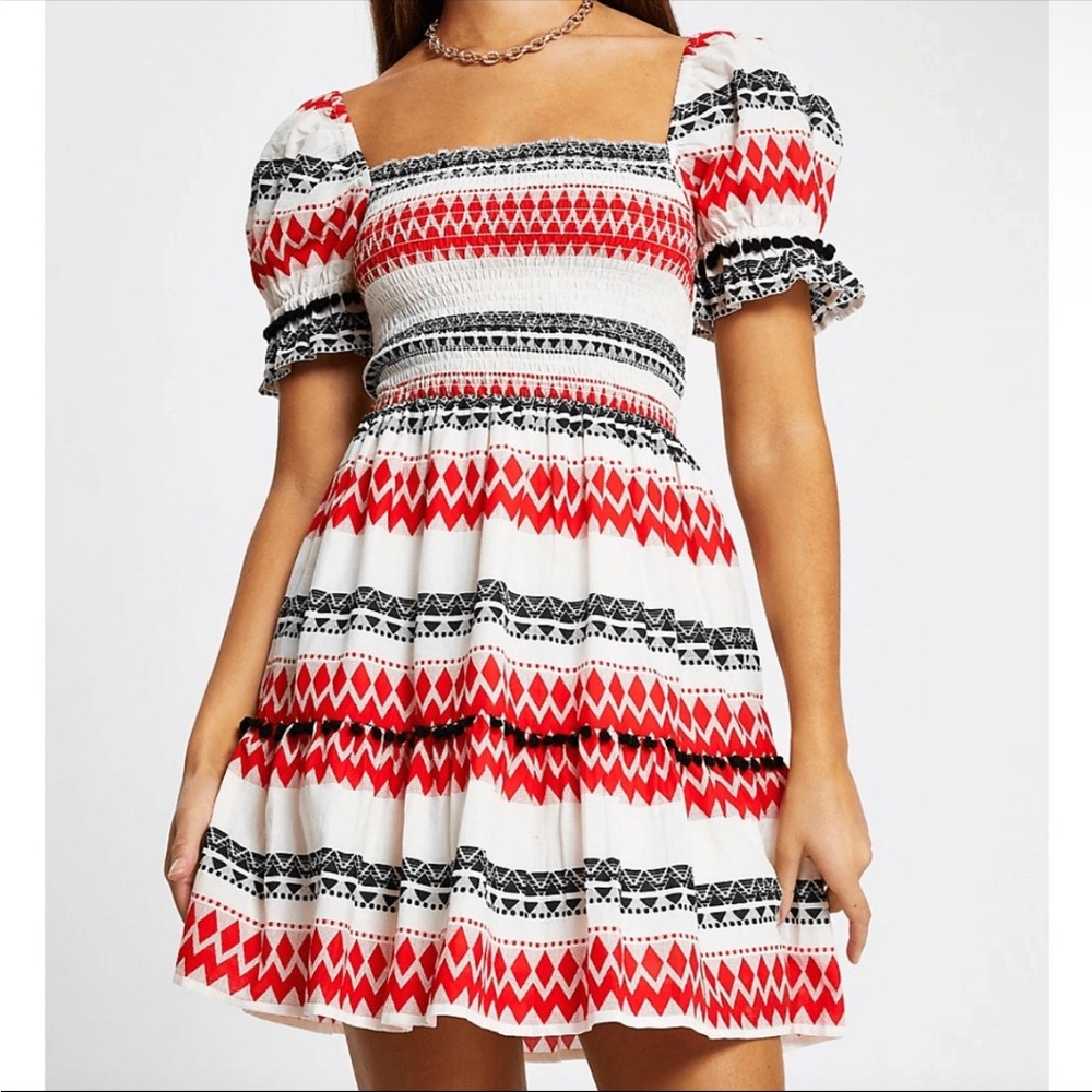 En Crème Lined Boutique Dress